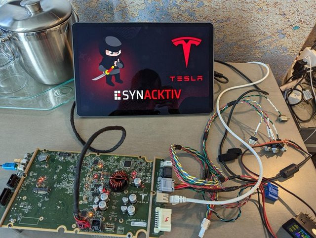 хакери хакнаха Tesla Model 3-1