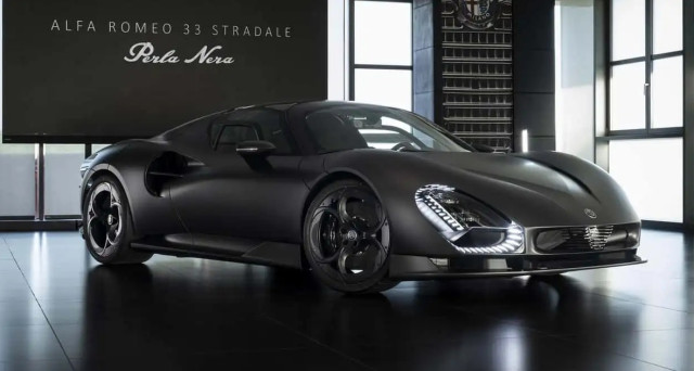 Alfa Romeo 33 Stradale Perla Nera