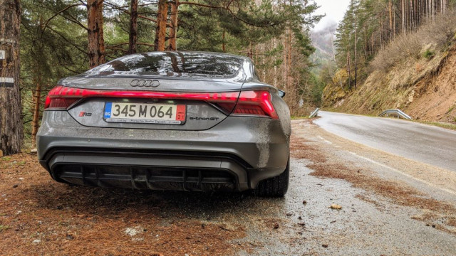 Audi RS e-tron GT тест драйв