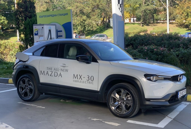 Mazda MX-30 тест драйв