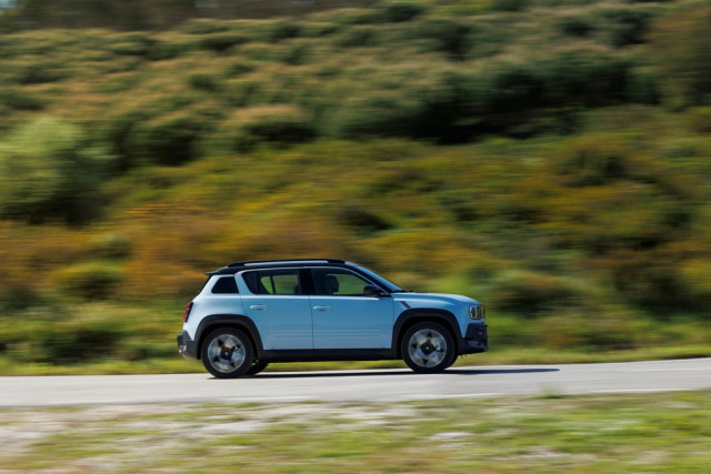 Renault 4 e-tech Electric, тест драйв