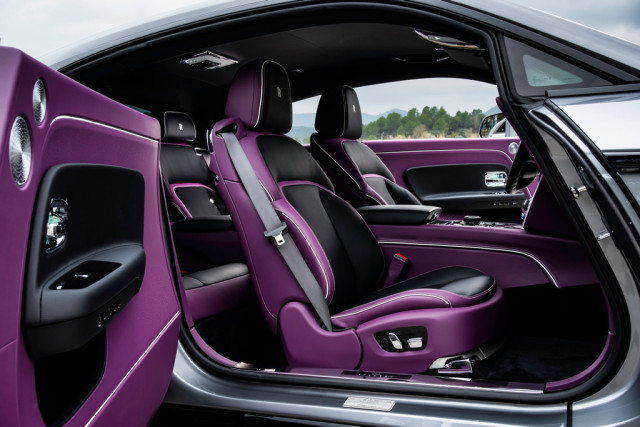 Rolls-Royce Black Badge Spectre, тест драйв