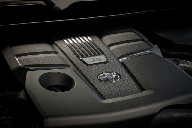 Toyota Land Cruiser 300 Hybrid