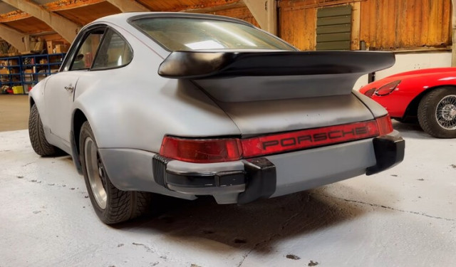Фалшиво Porsche 930 Turbo 