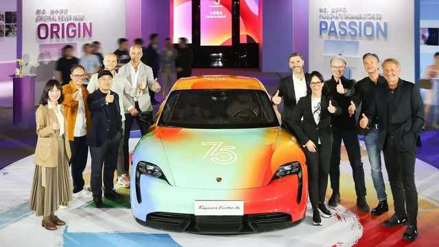 porsche-taycan-turbo-s-art-car-2023-photofairs-shanghai (2)