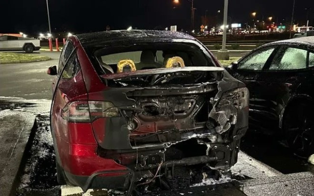 Tesla нападения