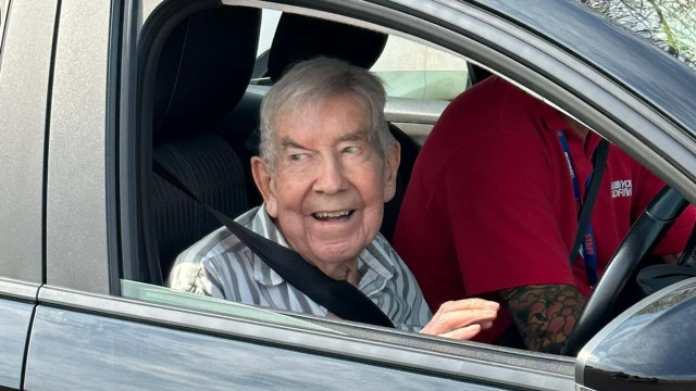 98-годишен англичанин поднови шофьорската си книжка