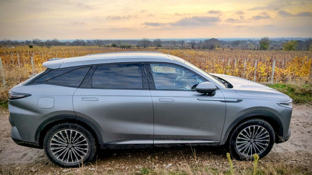 Omoda 9 SHS, тест драйв