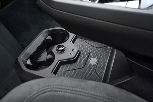 BMW iX xDrive60, 2025