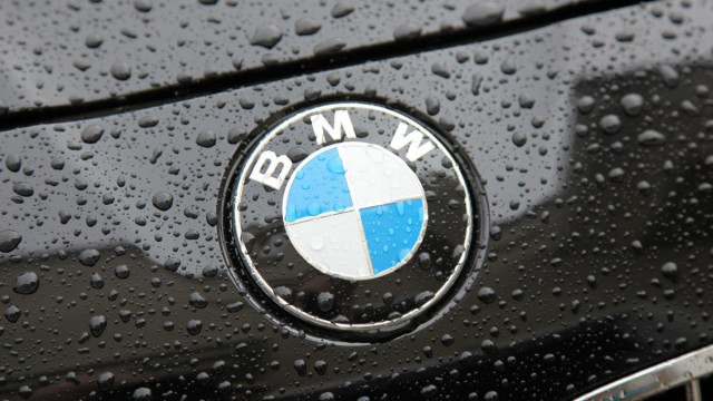 BMW емблема