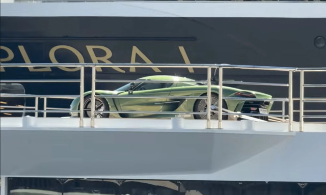 Koenigsegg Jesko Absolut яхта