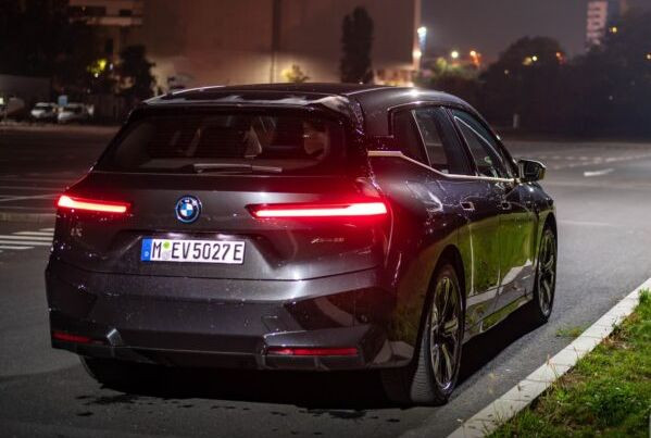 BMW iX50