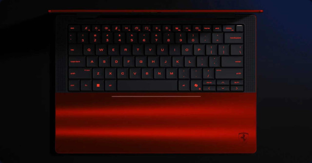 HP Limited Edition Scuderia Ferrari AI PC