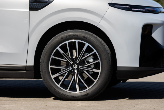 Leapmotor B10 Hybrid EV