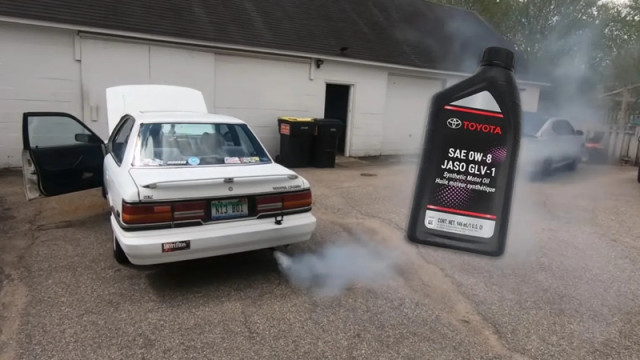 Стара Toyota с масло 0W-8