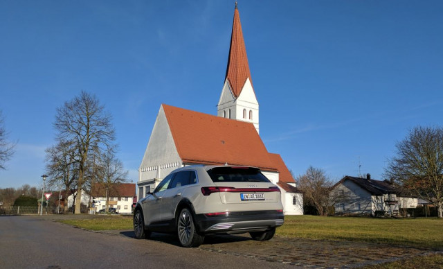 Audi e-tron тест-драйв
