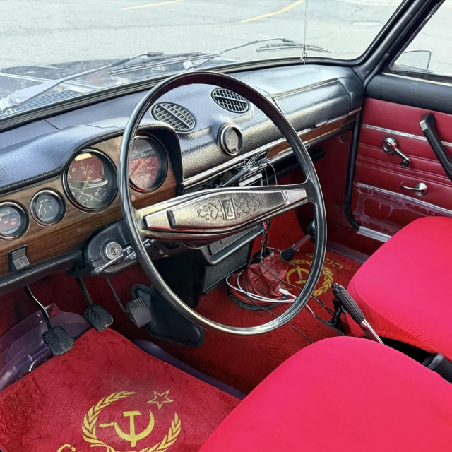 Lada VAZ-2106 