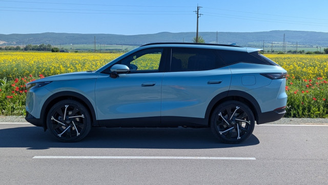 Omoda 7 SHS, тест драйв