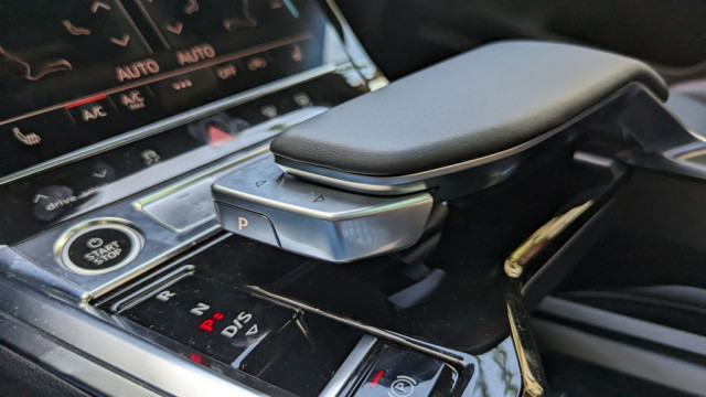 Audi Q8 e-tron тест драйв