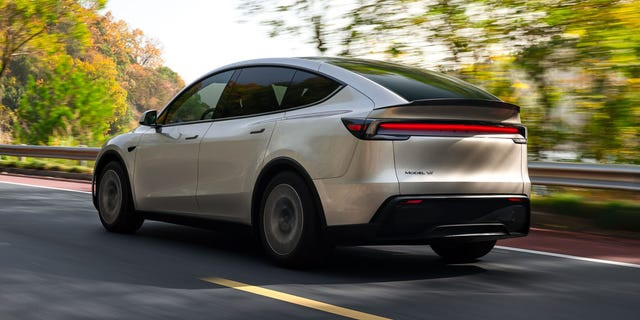 Tesla Model Y L