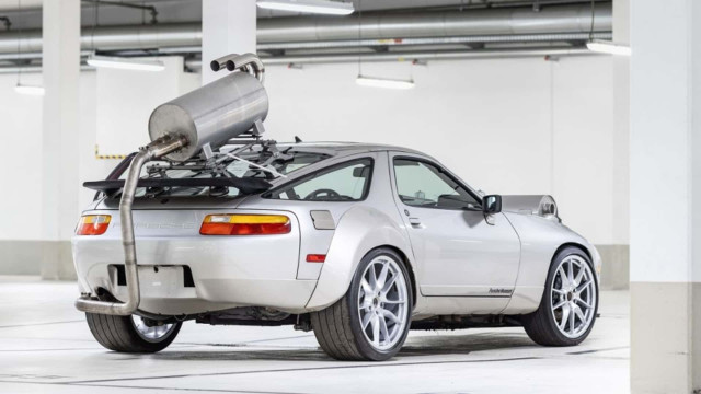 Porsche 928