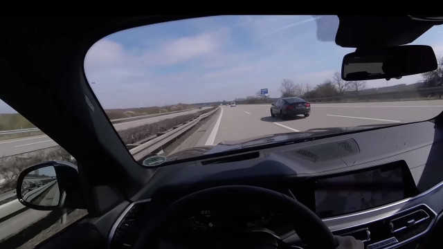 BMW X5 M50d срещу Audi A7 на магистрала