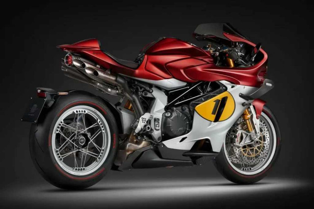 Superveloce 1000 Ago