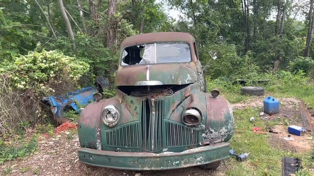 1946-studebaker-pickup-abandoned-for-50-years-8