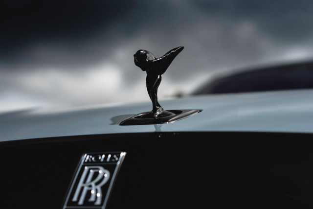 Rolls-Royce Black Badge Spectre, тест драйв