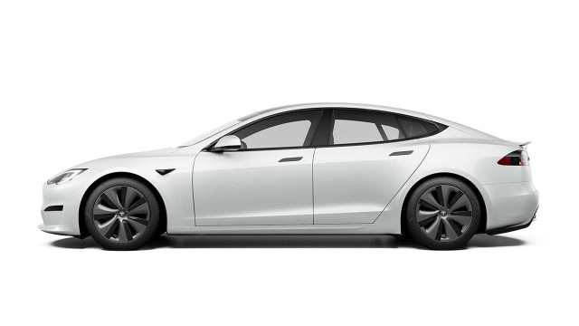 Tesla Model S vs Mercedes-Benz EQS