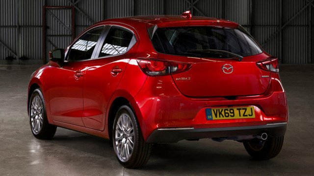 Mazda 2 фейслифт
