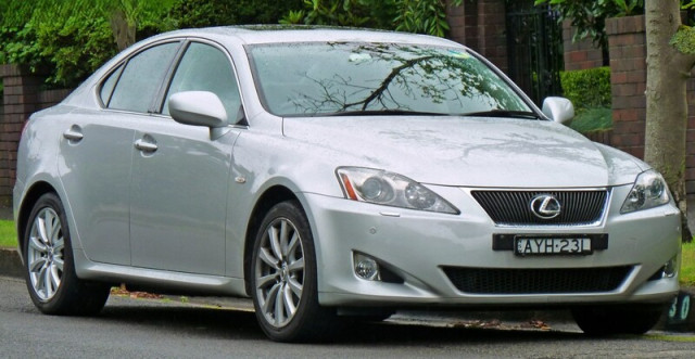 Lexus IS