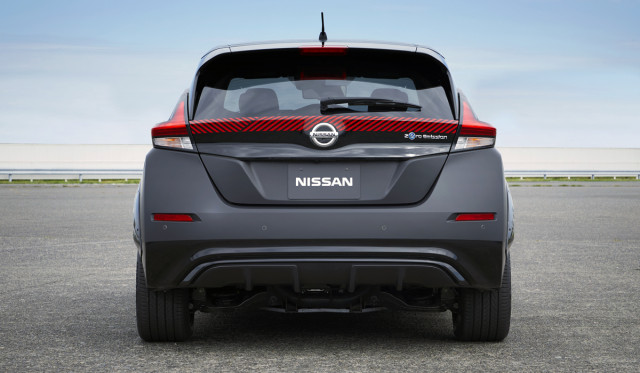 Nissan Leaf 4x4