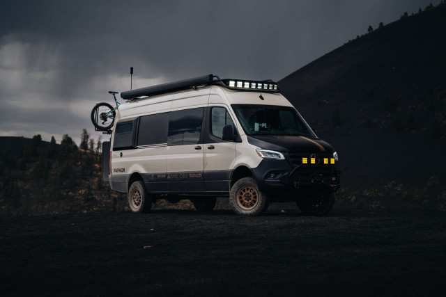 Кемпер, The Outpost, Mercedes Sprinter