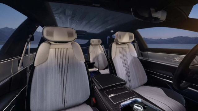 Cadillac Celestia Night Test 