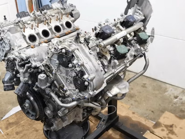 Mercedes M176 V8