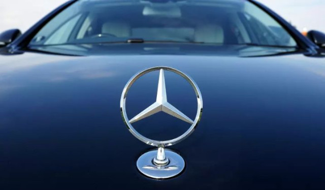 Mercedes-Benz емблема
