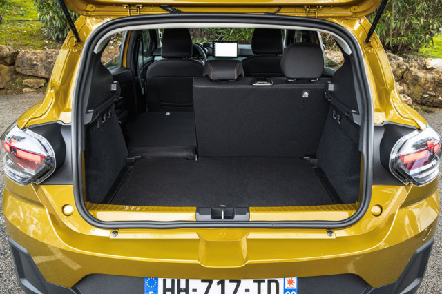 Dacia Sandero Stepway 2026, Eco-G 120, тест драйв
