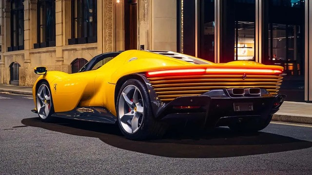 Ferrari Daytona SP3 развойна тестова кола