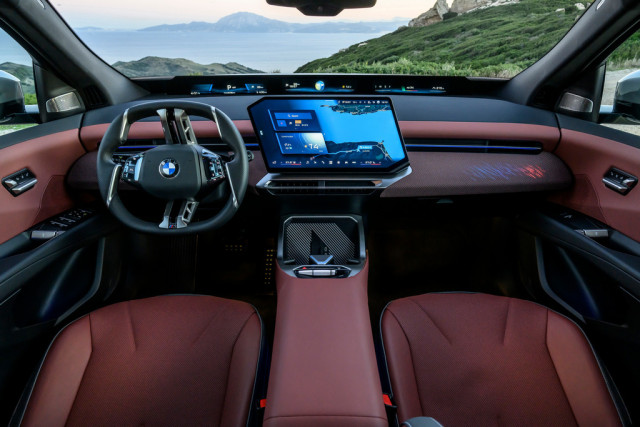 BMW iX3 50 xDrive, тест драйв