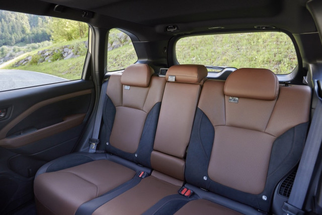 Subaru Forester 2025, тест драйв