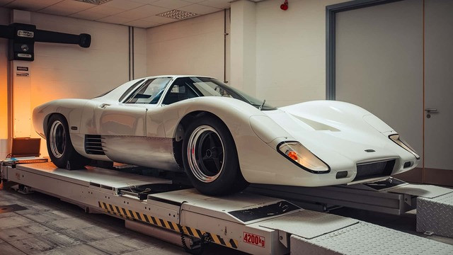 McLaren M6GT 