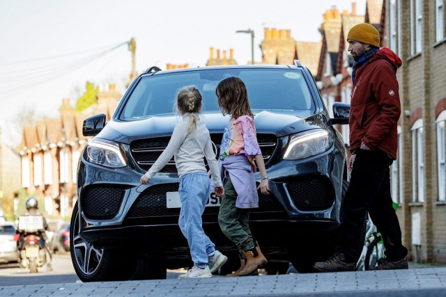 SUV пешеходци