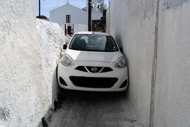 nissan-micra-stuck