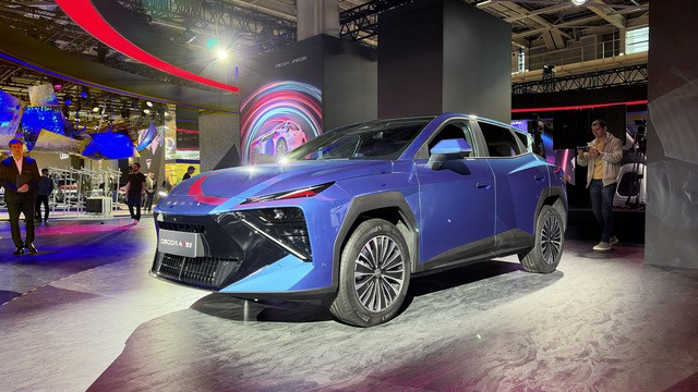 Omoda 4 автосалон Париж