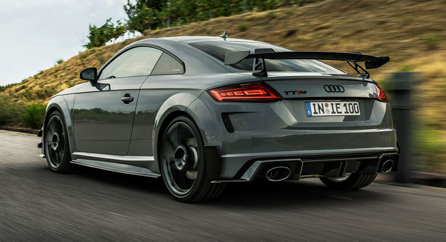 Audi-TT-RS-Iconic-Edition-1a