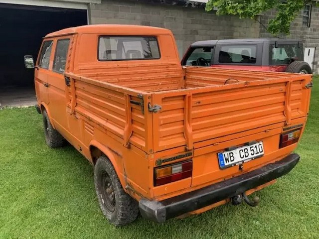 100000-for-a-1981-vw-doka-with-a-pickup-bed-has-the-world-gone-mad_4