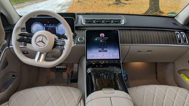 Тест-драйв Mercedes S-Class 2020
