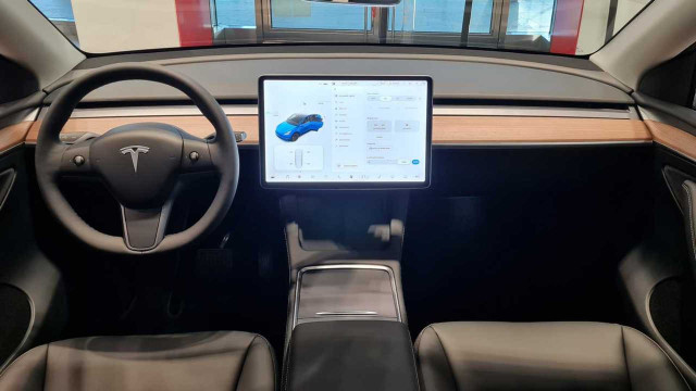 Tesla Model Y на старо