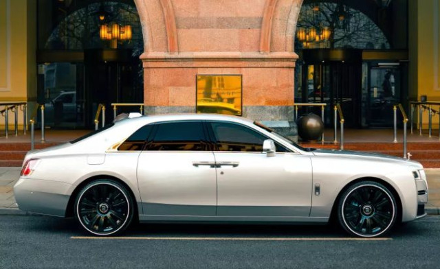 Rolls-Royce построи уникален Ghost